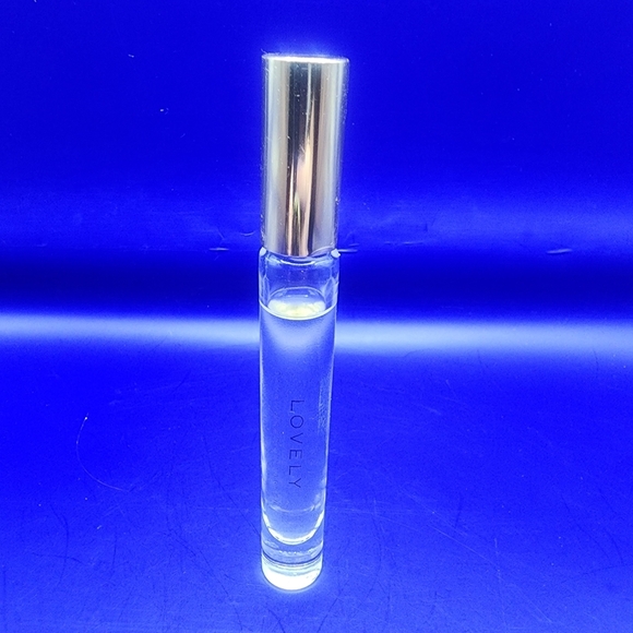Lovely Sarah Jessica Parker Rollerball Eau De Parfum 0.2 Fl Oz - Picture 3 of 7